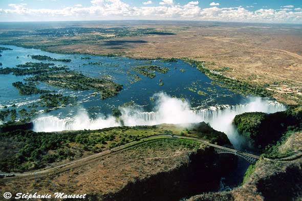 [Photo Victoria falls from helicopter]